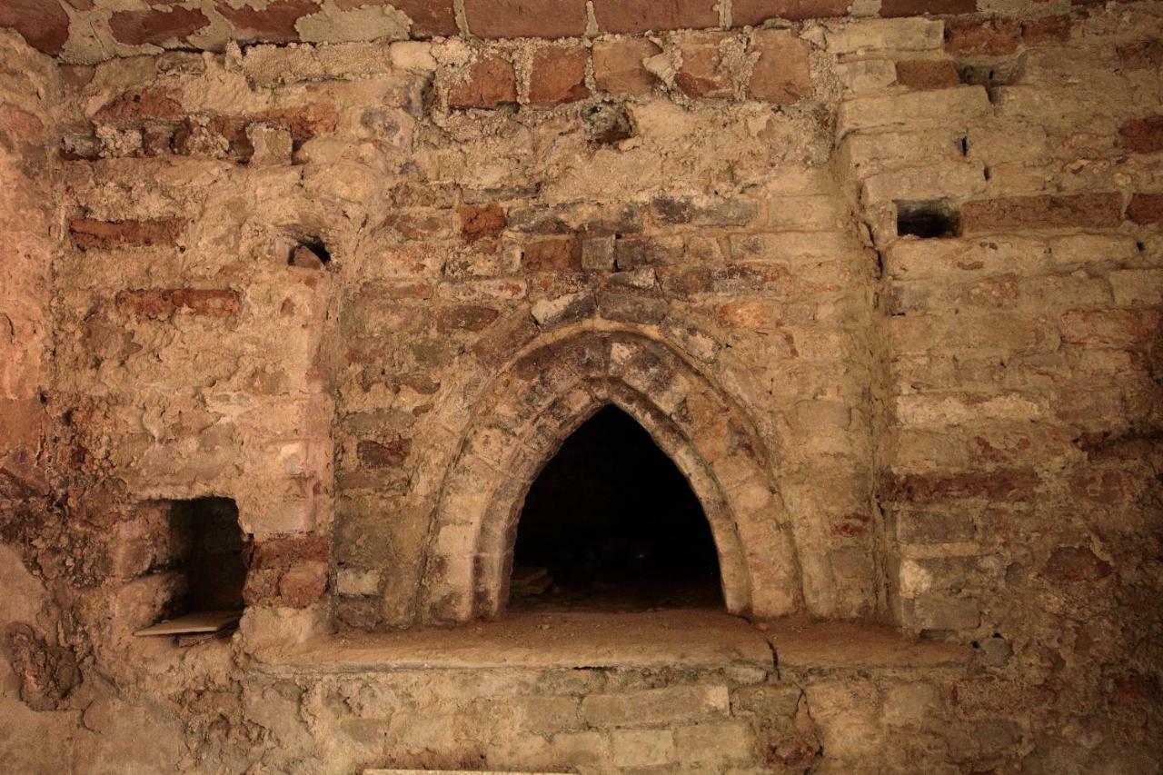 الشقق الفندقية كوستيليولي دستيفي  La Rocca Di Efisio المظهر الخارجي الصورة