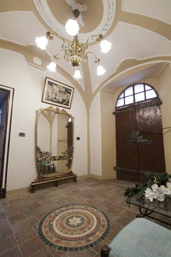 الشقق الفندقية كوستيليولي دستيفي  La Rocca Di Efisio المظهر الخارجي الصورة